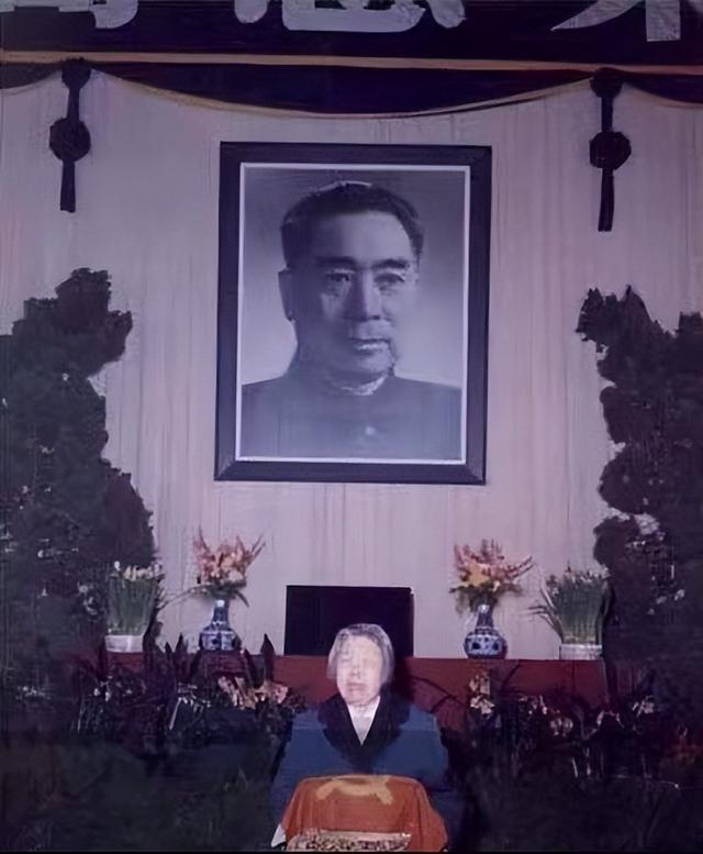 西方記者刁難：你見過世界最漂亮的女人嗎？周總理硬氣回應：見過