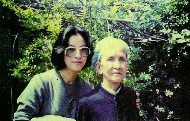 1953年貴州抓獲一美女土匪，被捕后無人敢處決，毛主席當(dāng)場釋放