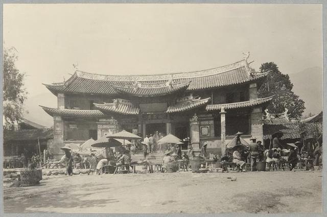 1953年貴州抓獲一美女土匪，被捕后無人敢處決，毛主席當(dāng)場釋放