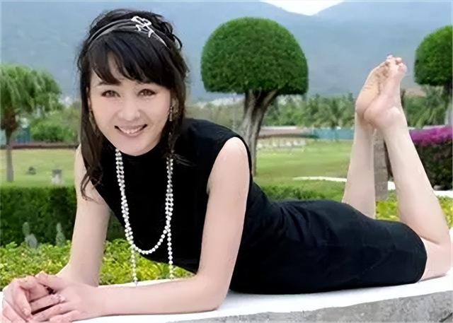 李琳：被前夫一巴掌扇到離婚！二婚嫁世界冠軍，如今生活幸福滋潤