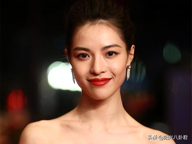 娛樂圈最尷尬的男女撞臉，連細(xì)微表情都如出一轍，愛你就像愛自己