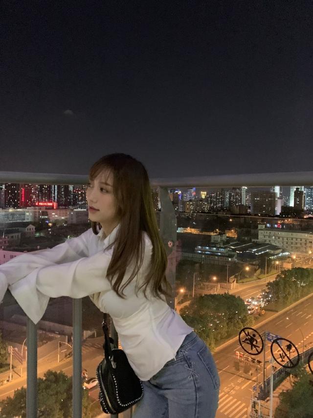 美女主播南波兒深夜發(fā)福利 這個(gè)身材也太好了！