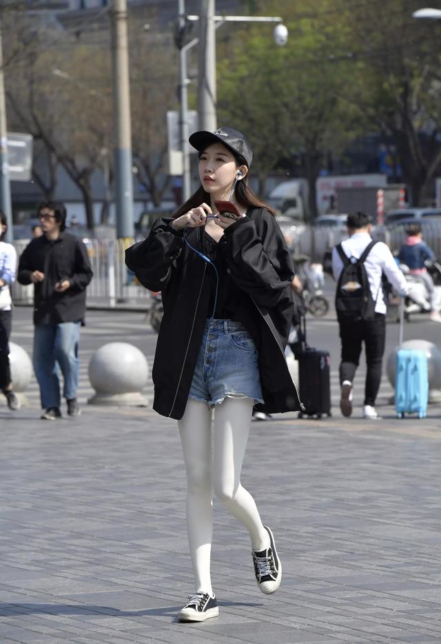 陳瀟白色連褲襪穿搭圖片