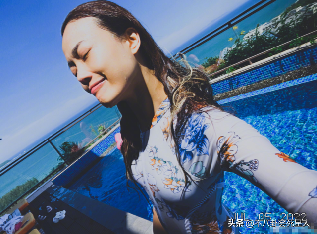 9位港星泳裝比美，溫碧霞李嘉欣火辣比基尼，容祖兒“出水芙蓉”