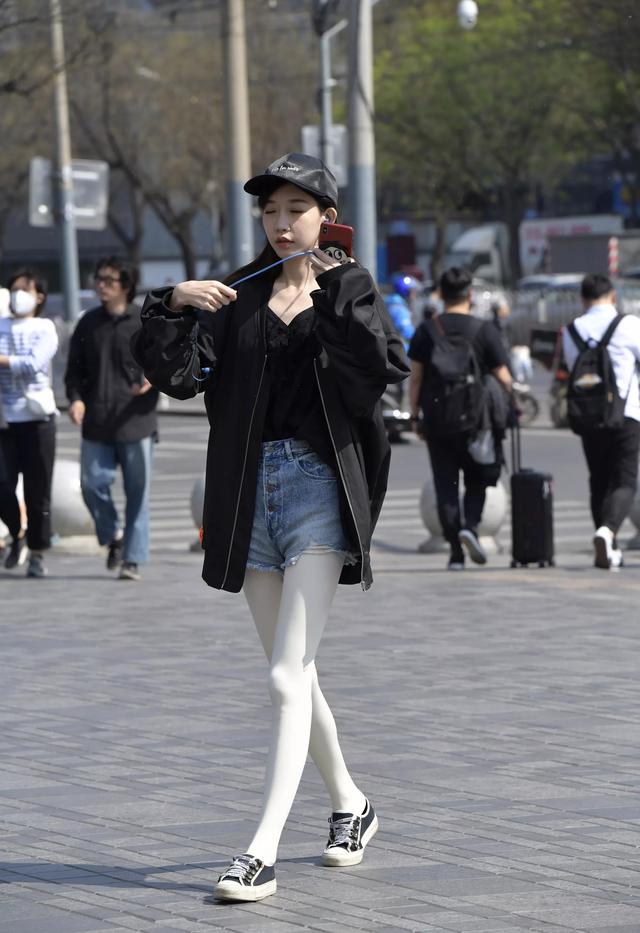 陳瀟白色連褲襪穿搭圖片