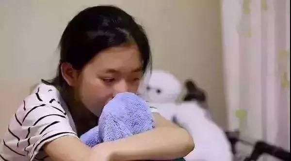 啪啪被孩子撞見(jiàn)，并問(wèn)你們?cè)诟陕?，這個(gè)媽媽的回答讓無(wú)數(shù)父母點(diǎn)贊