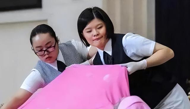 上海85后美女入殮師吳津娜：服務(wù)過75000具尸體，從不參加婚禮