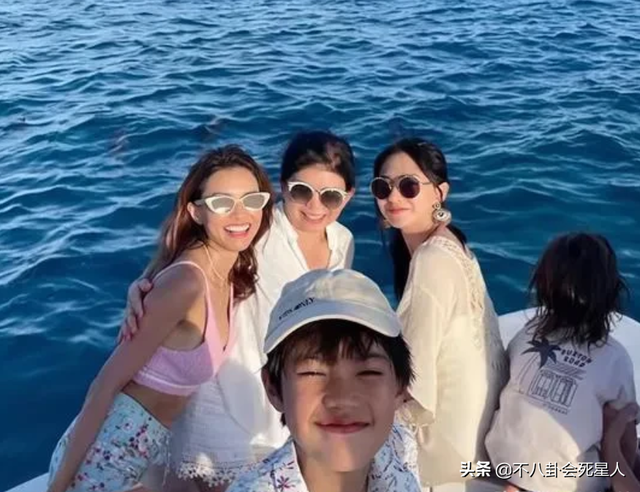 9位港星泳裝比美，溫碧霞李嘉欣火辣比基尼，容祖兒“出水芙蓉”