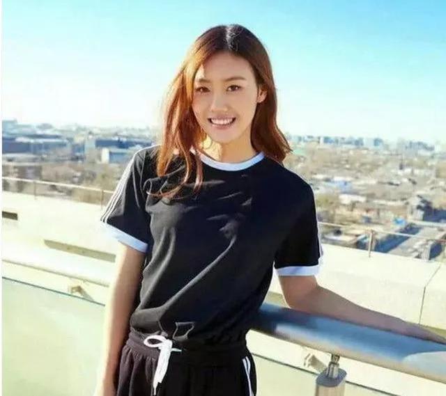 中國游泳史上十大美女，張雨霏傅園慧羅雪娟入選，奧運冠軍嫁教練