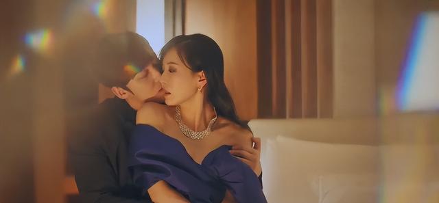 人畜無害的清純美女，正在悄悄變“壞”？這就叫做真正的蛇竭美人
