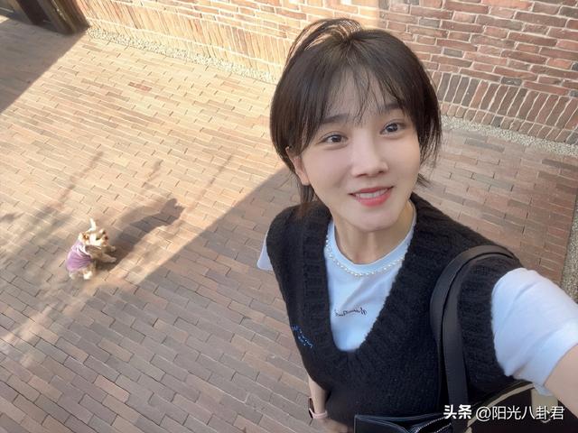 娛樂圈最尷尬的男女撞臉，連細(xì)微表情都如出一轍，愛你就像愛自己