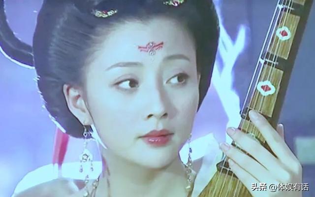 許晴的臀、舒淇的唇、李小冉的胸，這些中年女星性感起來能迷死人