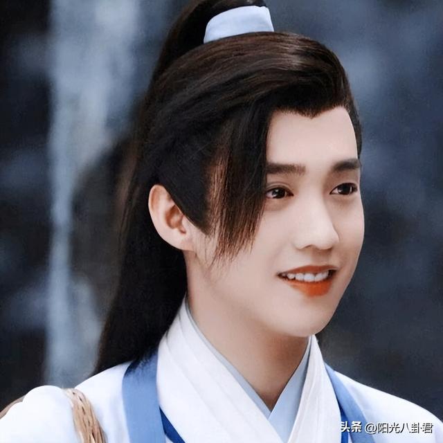 娛樂圈最尷尬的男女撞臉，連細(xì)微表情都如出一轍，愛你就像愛自己