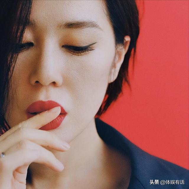 許晴的臀、舒淇的唇、李小冉的胸，這些中年女星性感起來能迷死人