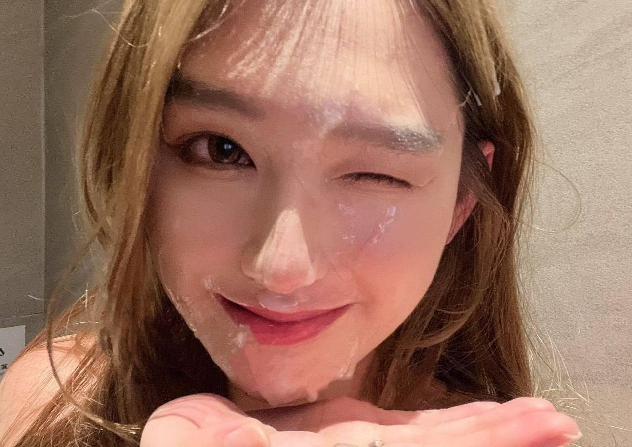 陌上柔桑破嫩芽，春在溪頭薺菜花