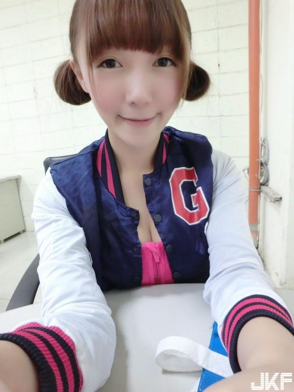 棒球場(chǎng)上的啦啦隊(duì)正妹尤咪Yumi
