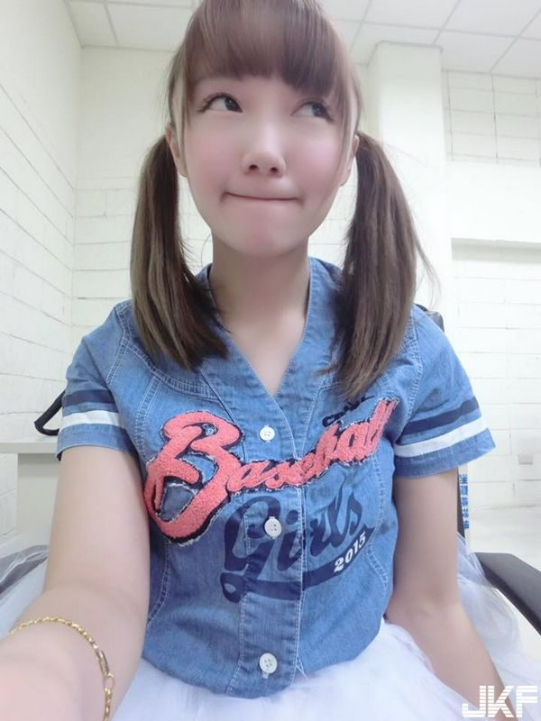 棒球場(chǎng)上的啦啦隊(duì)正妹尤咪Yumi