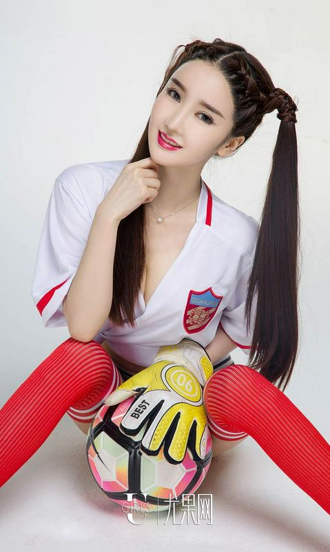 足球?qū)氊愊拿朗仔阒谐?lián)賽一球成名