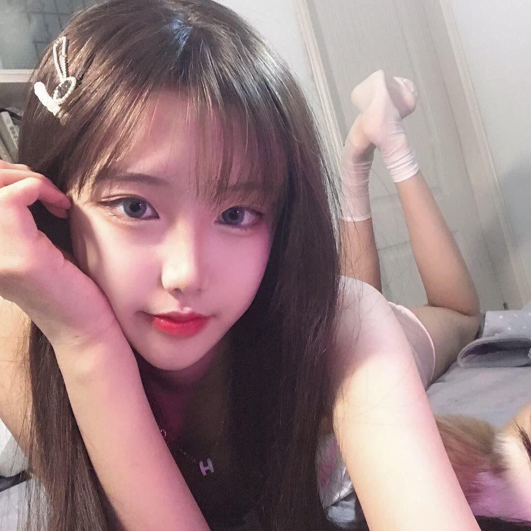 分享一些稚嫩美女裸照給大家養(yǎng)眼