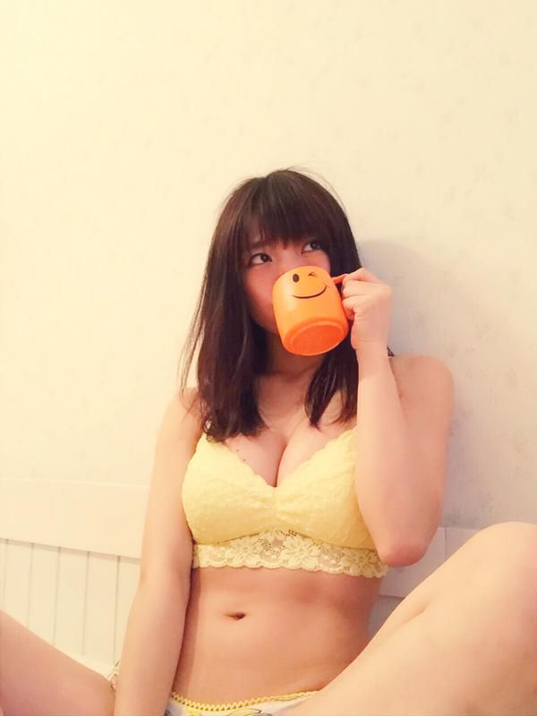 平冢奈菜波濤洶涌的私房照誘惑寫(xiě)真圖