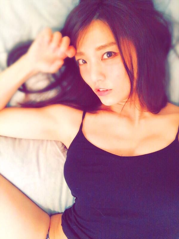 平冢奈菜波濤洶涌的私房照誘惑寫(xiě)真圖