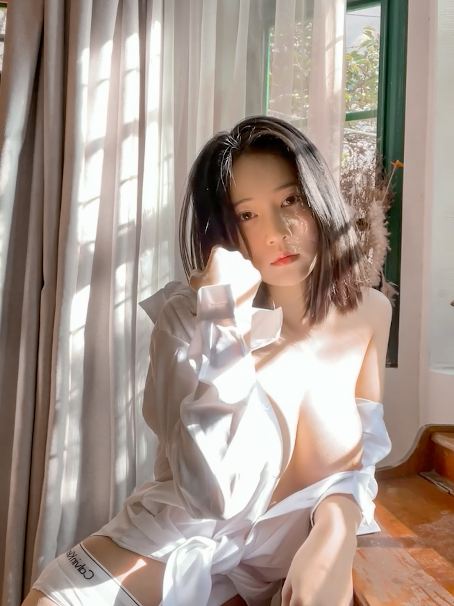風(fēng)情萬種大美女