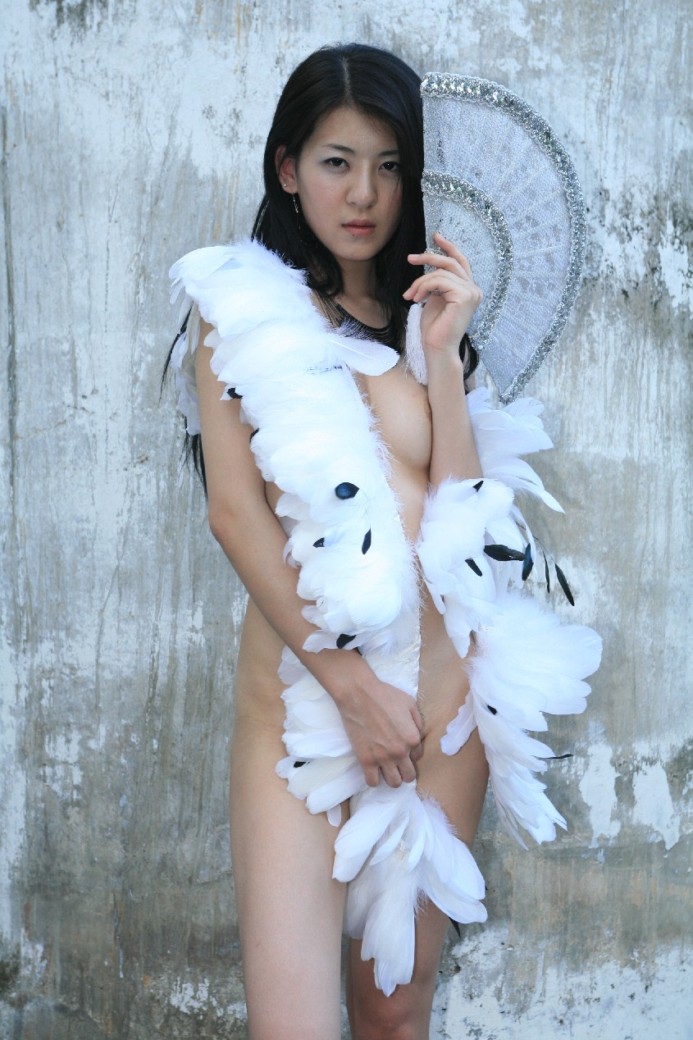 韓國模特李波妮，早起露點寫真流出，身材完美啊