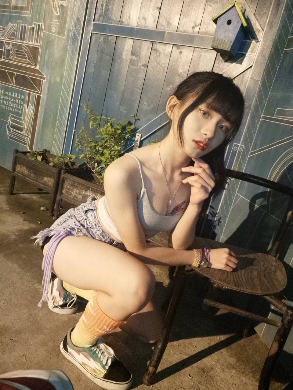 來一波露點(diǎn)又露臉的