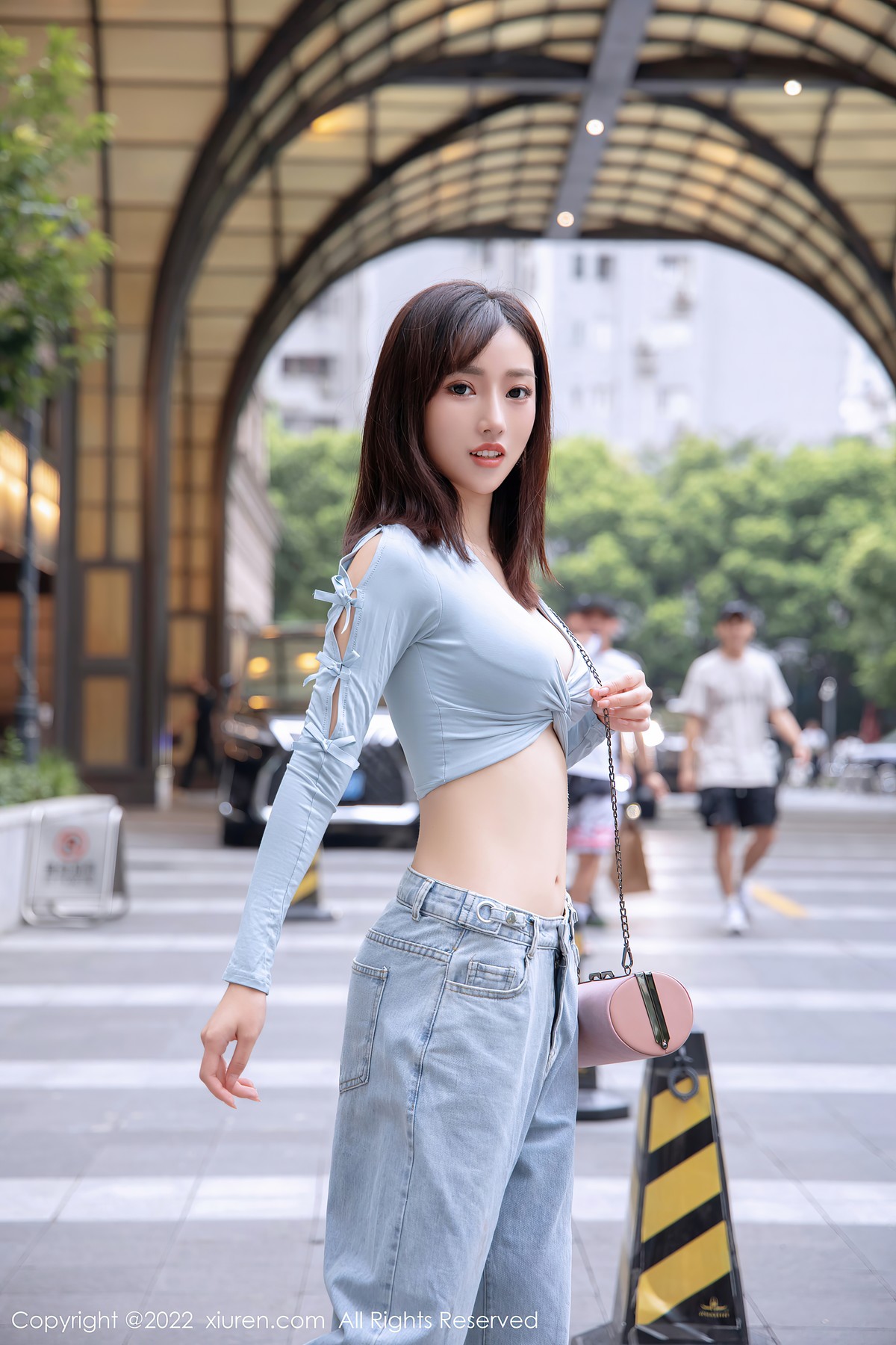 黑絲騷貨，身材真頂
