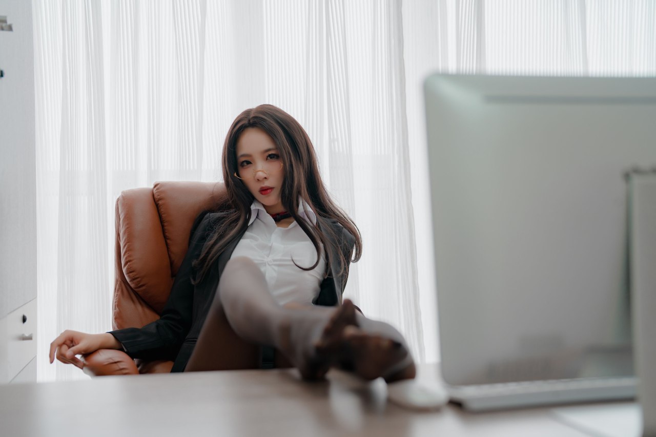 軒蕭學(xué)姐 女社長