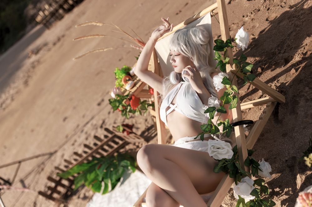 海邊嬌嫩白皙小美妞