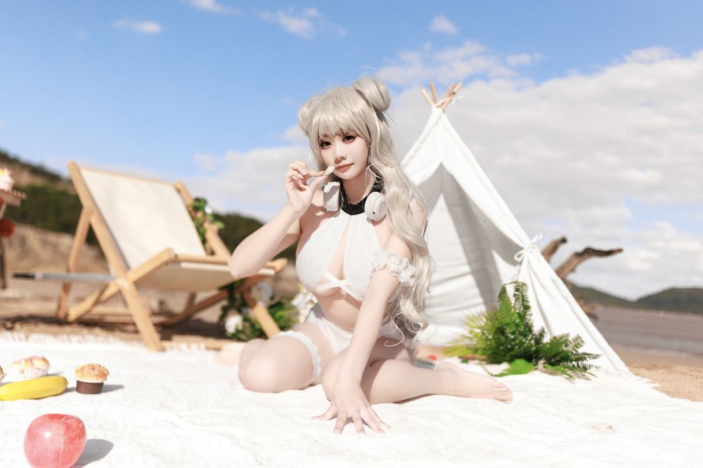海邊嬌嫩白皙小美妞