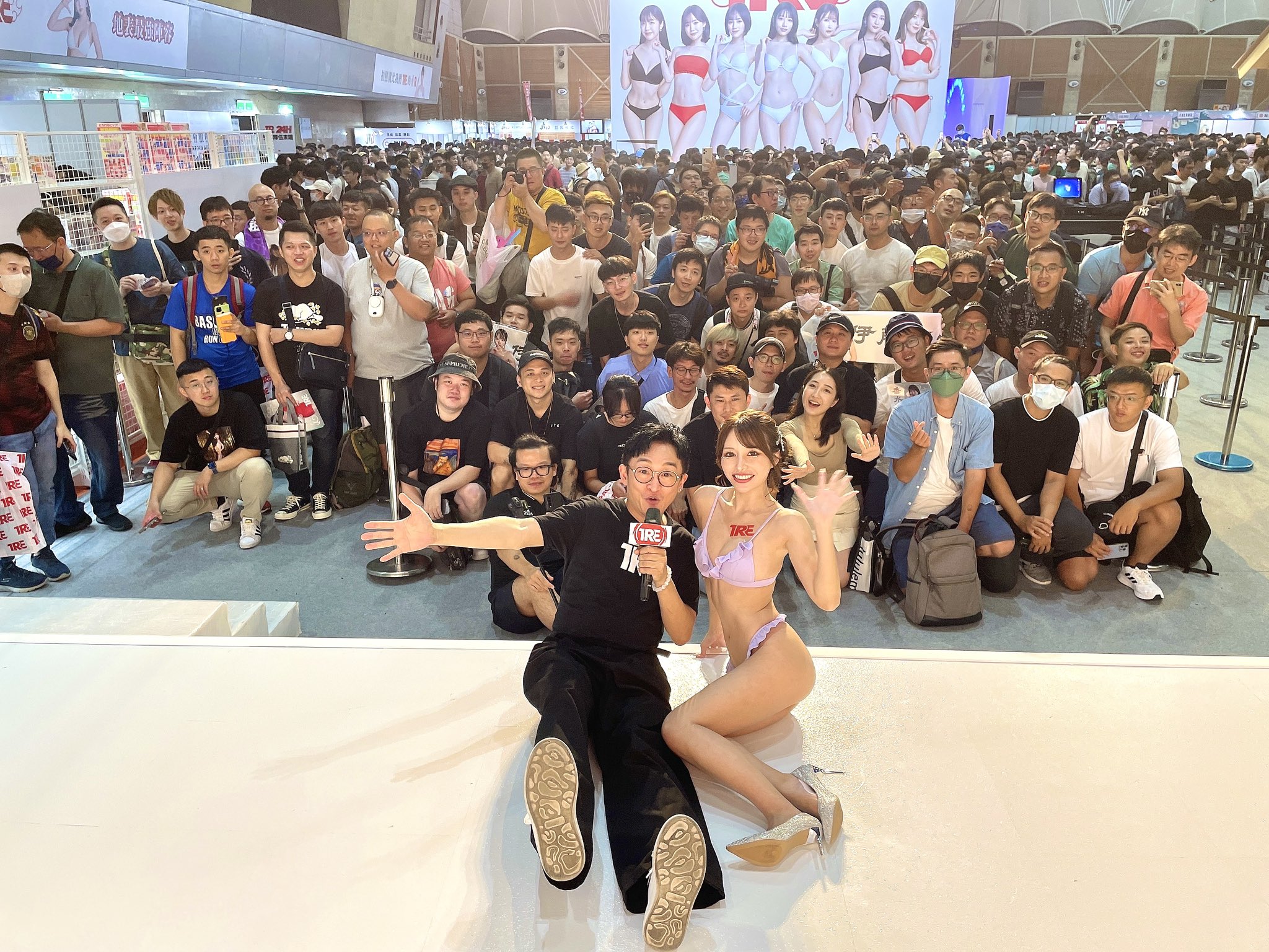 臺(tái)北成人展上漂亮的日本AV女優(yōu)