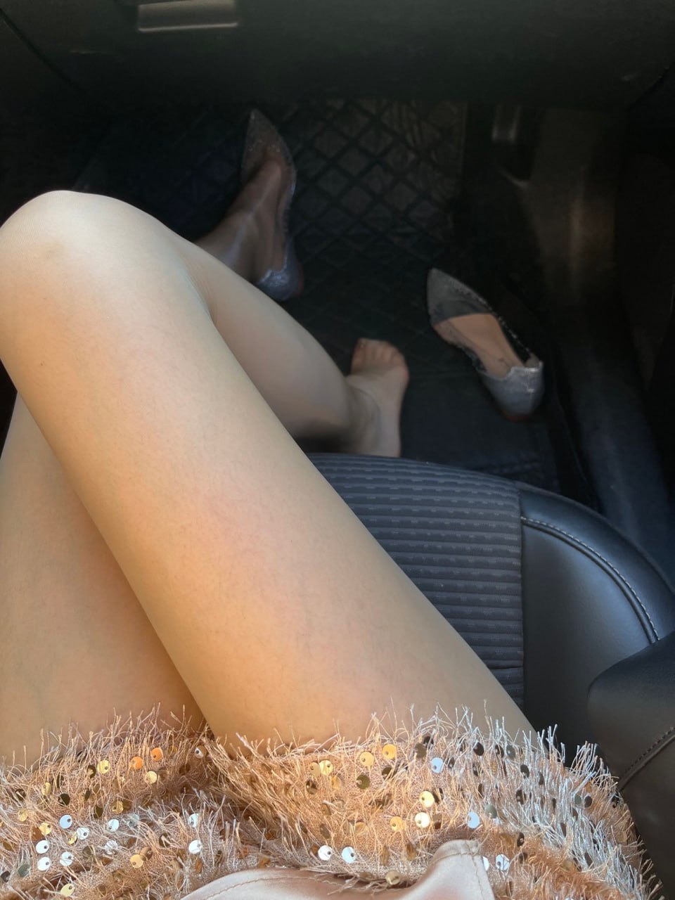 自古真情留不住，唯有美腿得人心