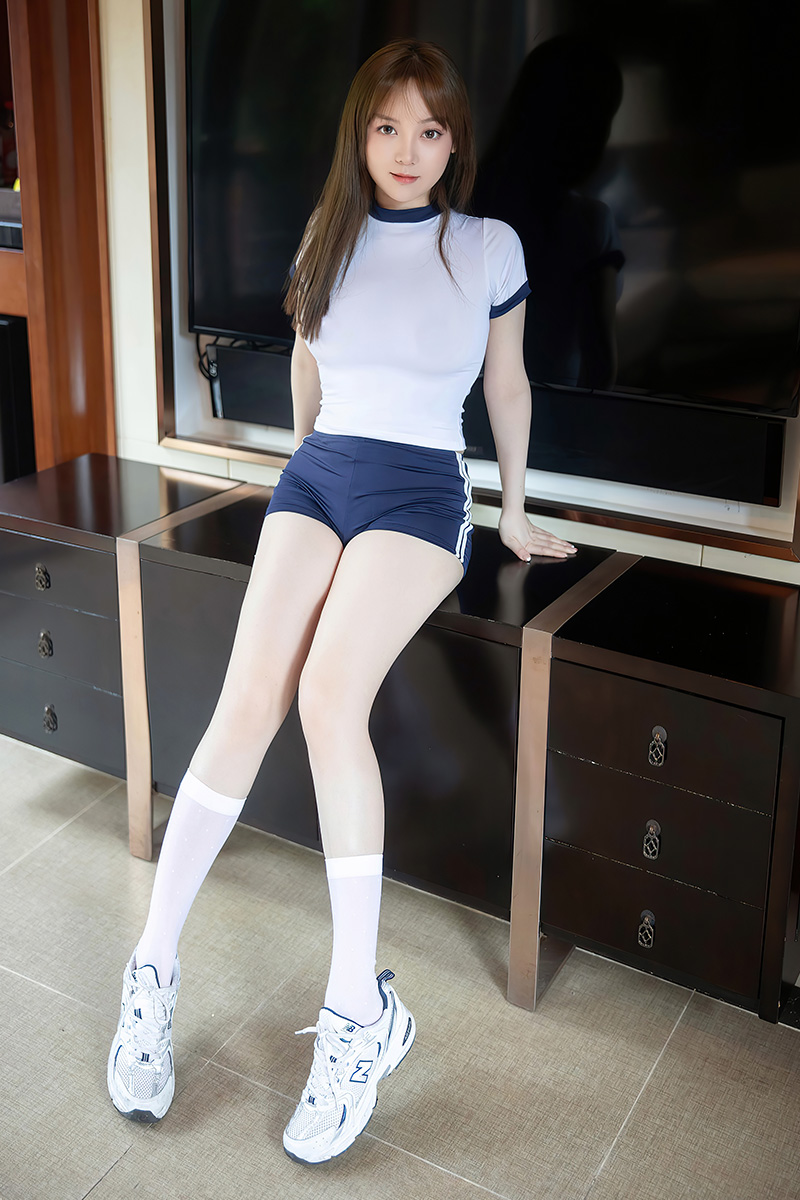 可愛妹子豆瓣醬 在人群中絕對是焦點