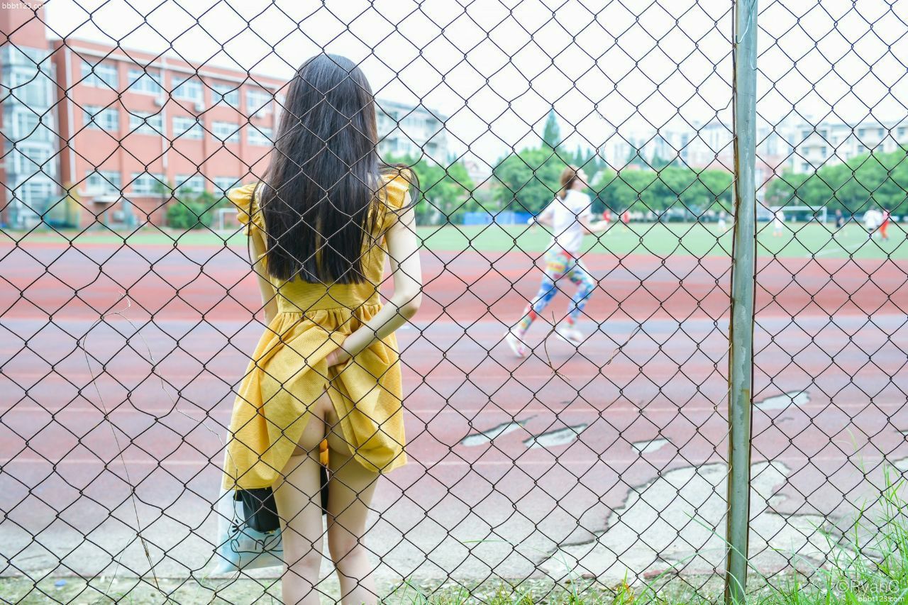 國產(chǎn)崛起之越來越多的妹子愛上了野外漏出