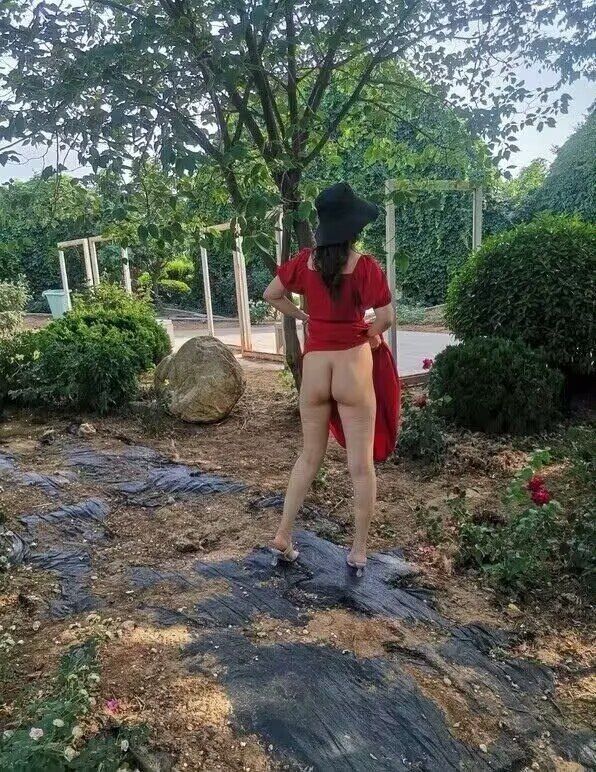 國產(chǎn)崛起之越來越多的妹子愛上了野外漏出