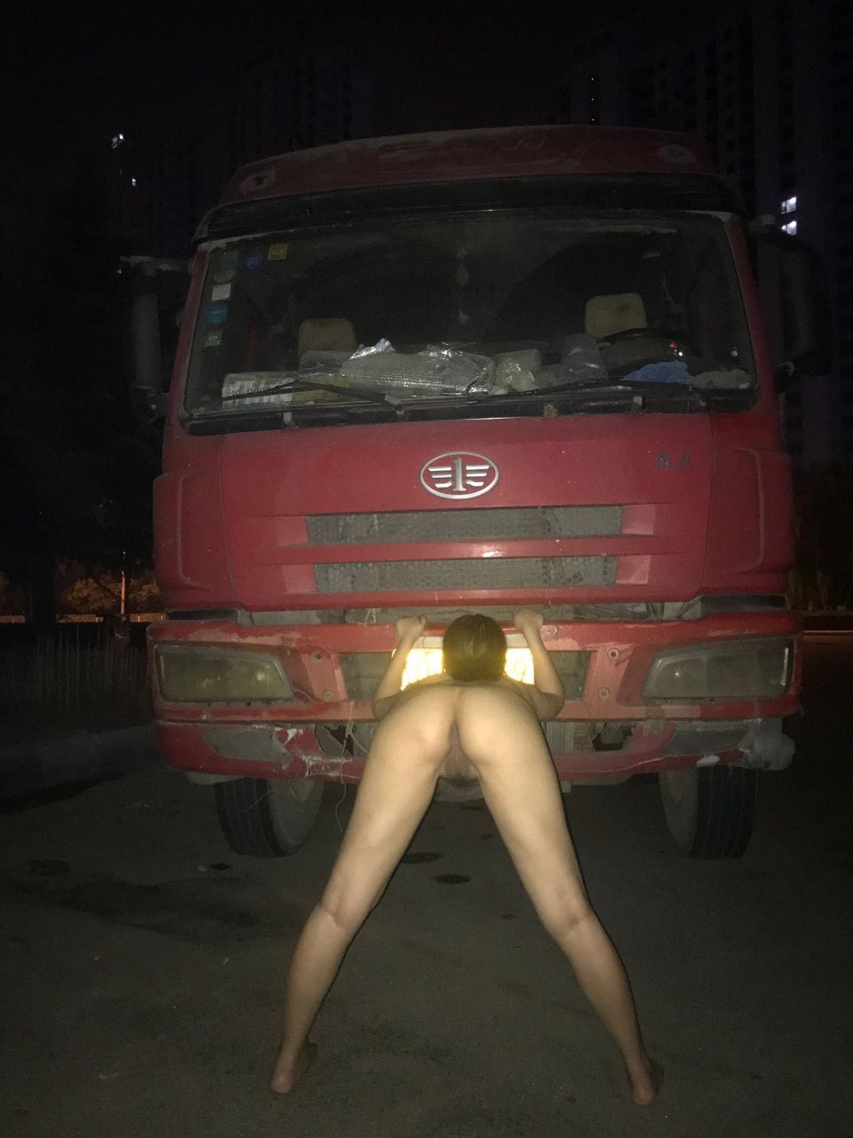 國產(chǎn)崛起之越來越多的妹子愛上了野外漏出