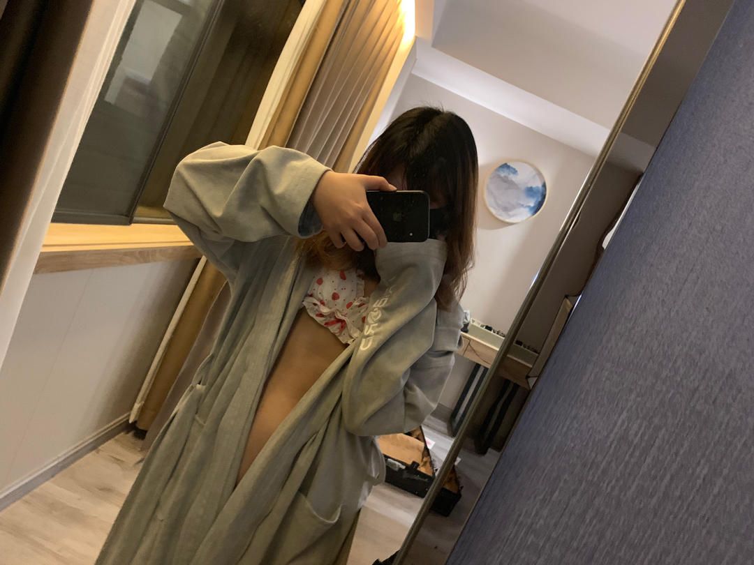 口活很不錯(cuò)的翹臀少婦
