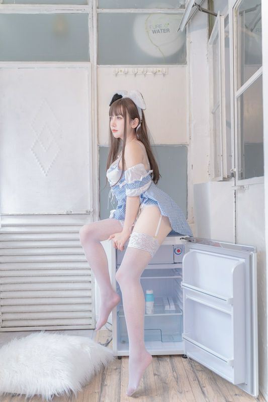 斗魚米缐缐sama藍(lán)白女傭