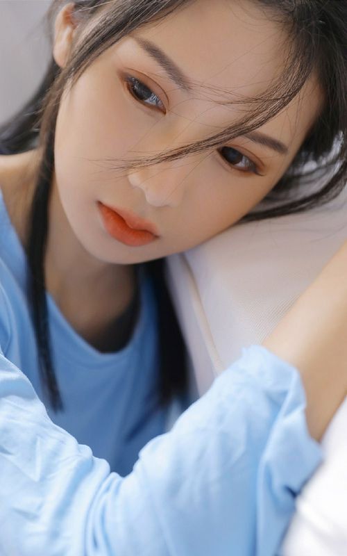 惹火美女模特撩人長(zhǎng)腿性感寫(xiě)真