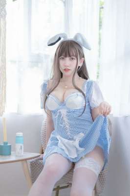 斗魚(yú)米缐缐sama藍(lán)白女傭