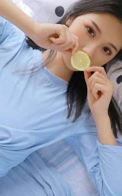 惹火美女模特撩人長(zhǎng)腿性感寫真