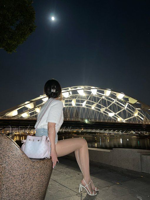 絲襪除了騷,也有很純,很優(yōu)雅的