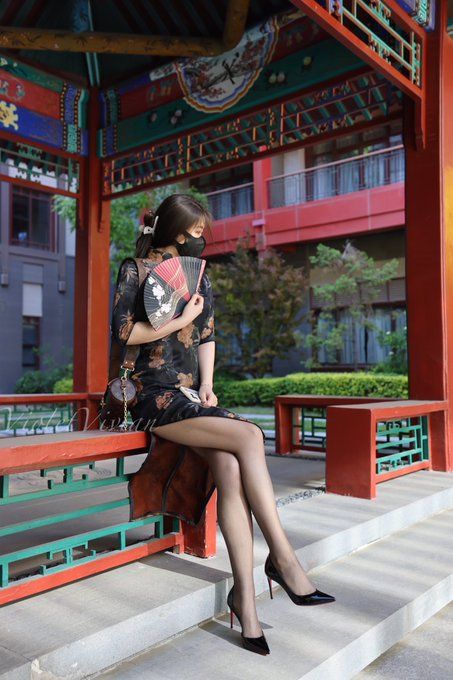 絲襪除了騷,也有很純,很優(yōu)雅的