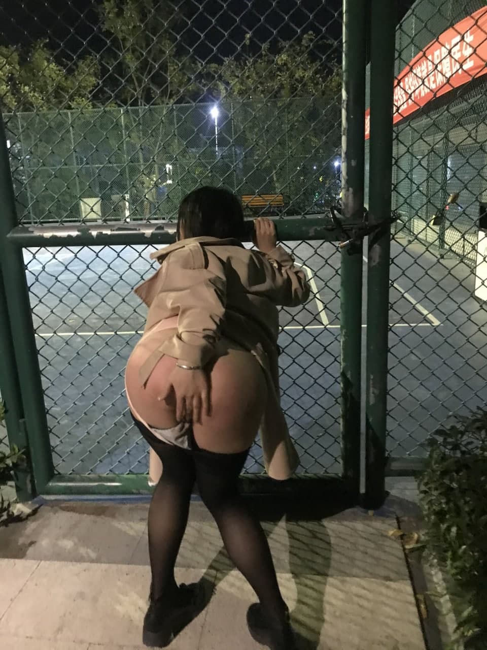 [小母狗] 兄弟們喜歡大屁股還是大奶子？