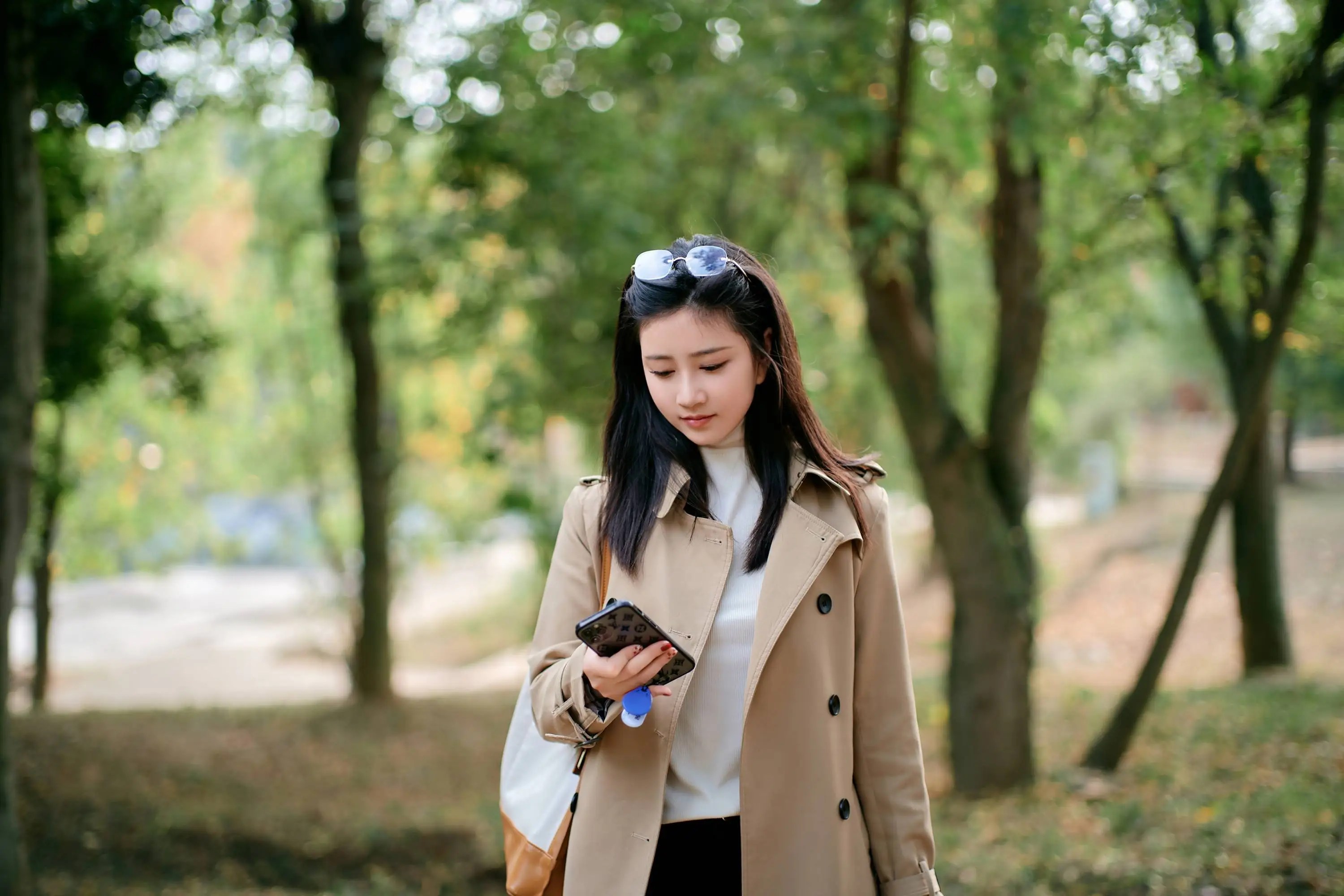 小樹林里風(fēng)景好