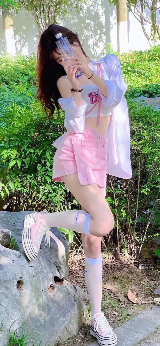 發(fā)點(diǎn)美圖祝大家節(jié)日快樂(lè)
