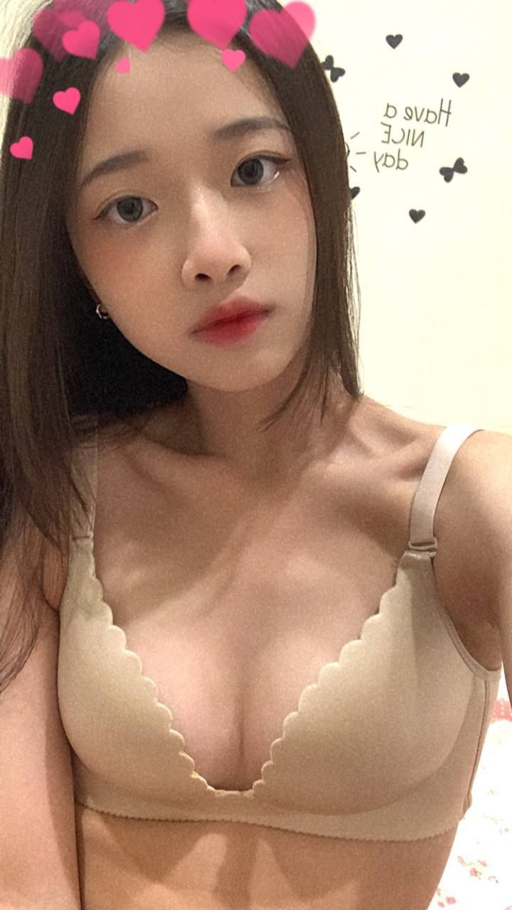 橫看成嶺側(cè)成峰 美乳分享 第一彈