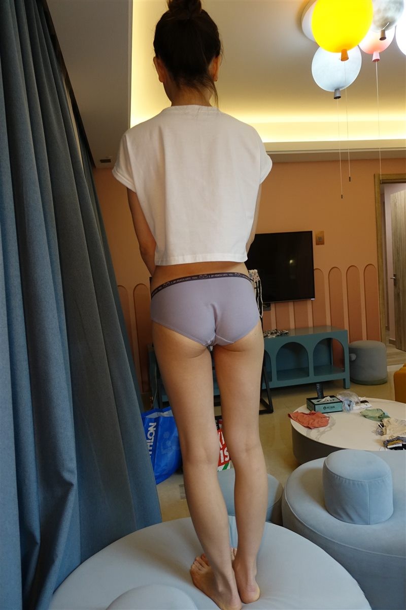 男人隨著年齡的增長，目光是向下移的